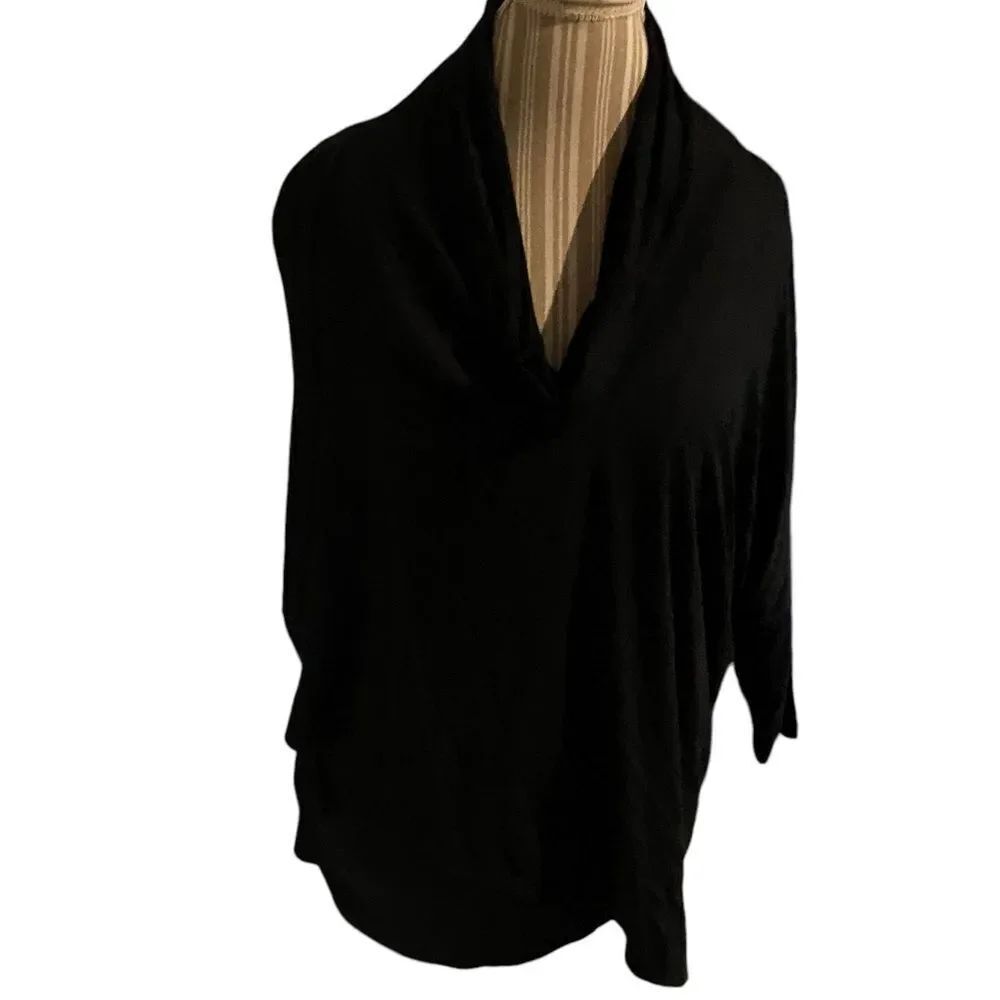 Premise Studio size medium top great condition